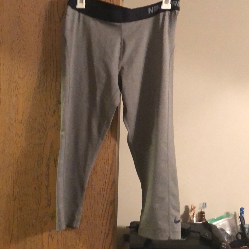 Nike Capri